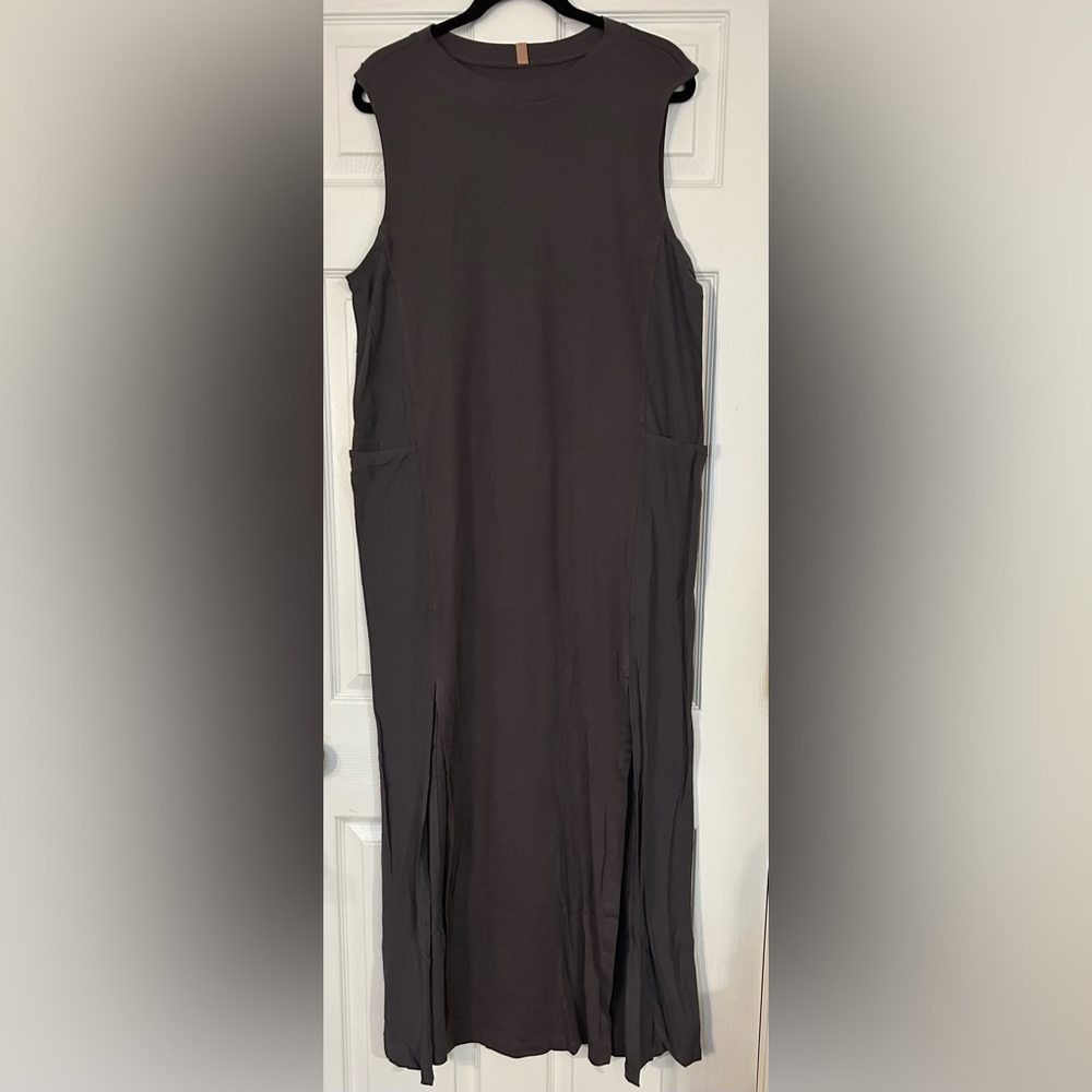 LUNYA Sleeveless Maxi Dress with pockets- XL